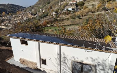 Instalación solar aislada de 6 kW en Monachil con baterías de 10 kW